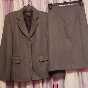 Gray Ainsley & Aidan Skirt Suit